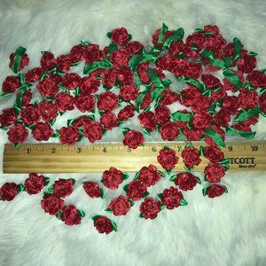 100 full red ribbon roses New